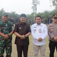 Bupati Tinjau Persiapan MTQ Tingkat Kabupaten Tanjab Barat di Desa Dataran Kempas