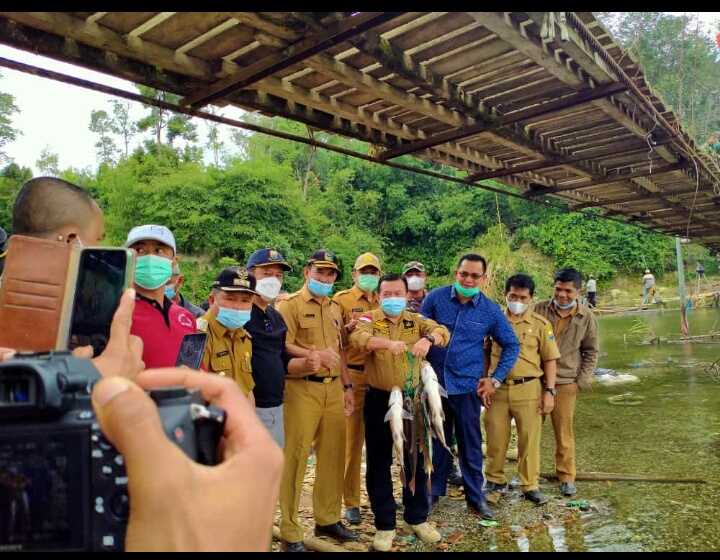 Sekda Kerinci Asraf dampingi Gubernur Al Haris Bagikan Sembako