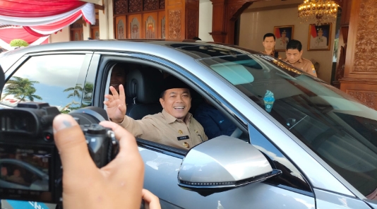 Al Haris Jajal Mobil Listrik di Jalanan Kota Jambi