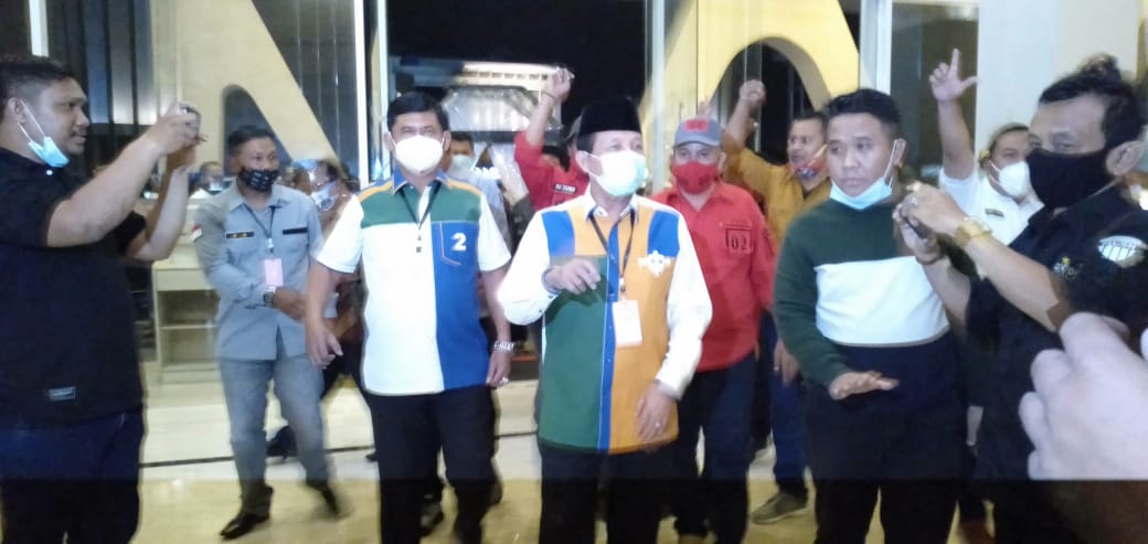 Tiba Di Lokasi Debat Bersamaan, Fachrori dan Syafril Gunakan Baju yang Biasa Dipakai Saat Kampanye