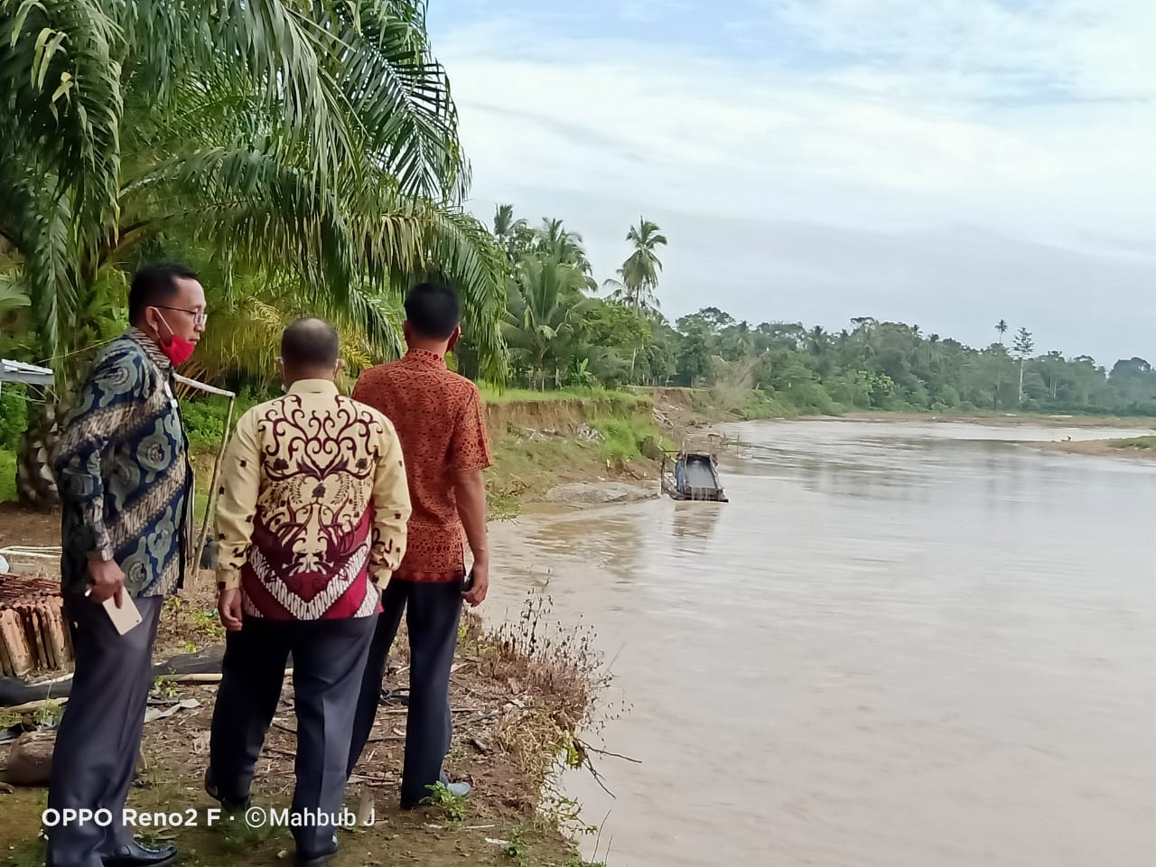 Tebing Di Sarolangun Rawan Longsor, Warga Minta Dinas Bangun Dinding Tebing