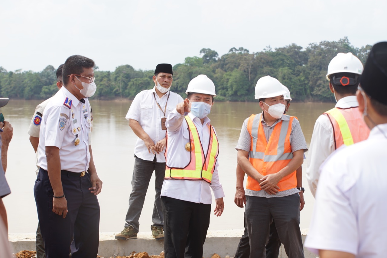 Al Haris Tinjau Pelabuhan Desa Tenam