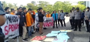 Mahasiswa Kerinci-Sungai Penuh Datangi DPRD, Tuntut Realisasi Jambi Mantap 