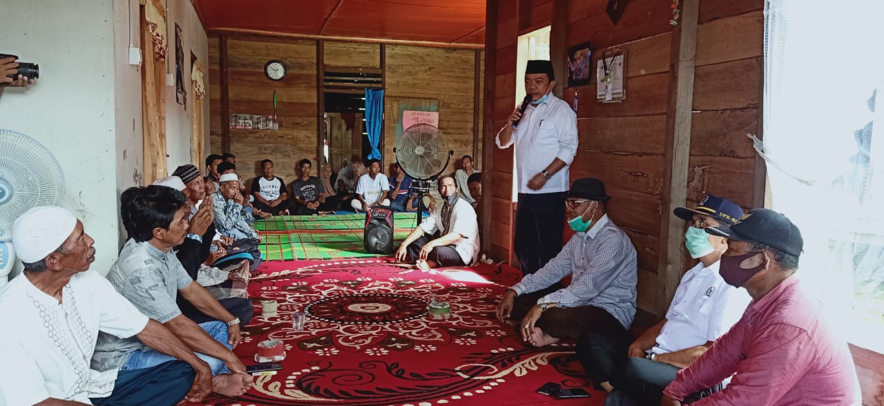 Bersama H Bakri dan Abdullah Hich, Haris Menggunakan Ketek Nyebrang Melihat Kondisi Masyarakat Lebih Dekat