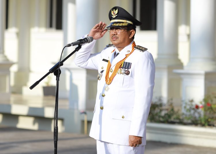 Bupati Tanjab Barat Pimpin Upacara Peringatan Hari Otda XXVIII Tahun 2024