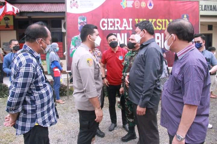 Wabup Hairan Tinjau Vaksinasi Massal yang Diadakan Polsek Tungkal Ulu