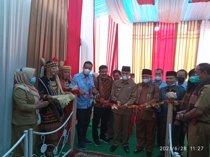 Bupati Adirozal Resmikan Bank Jambi Cabang Kerinci