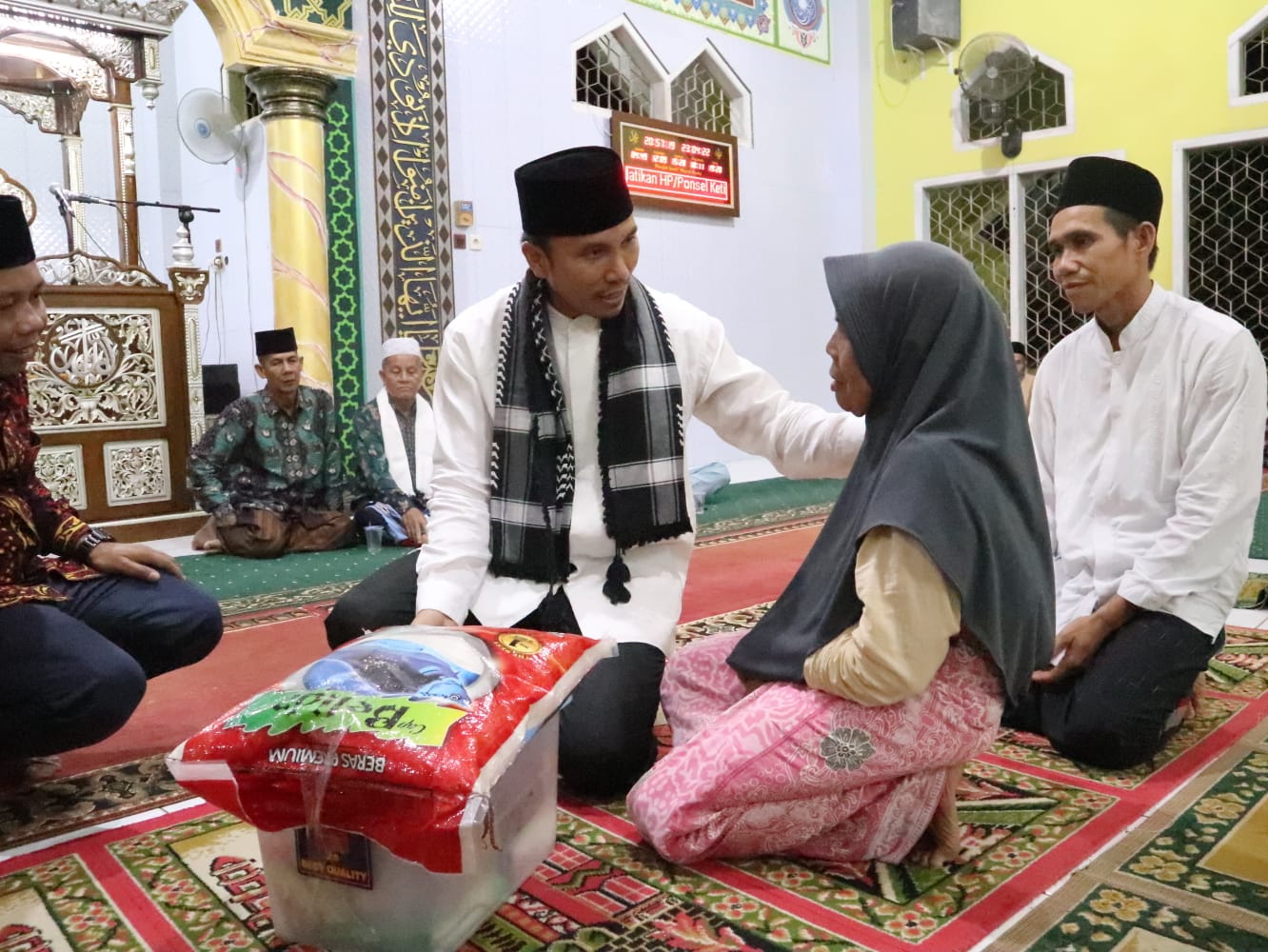 Safari Ramadhan di Batanghari, Edi Purwanto Cek Pembangunan Turap