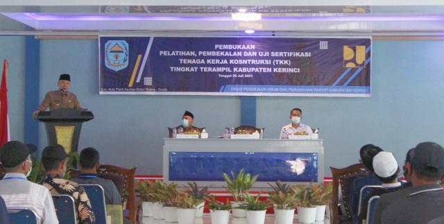 Adirozal Buka Secara Resmi Pelatihan Tenaga Kerja Konstruksi