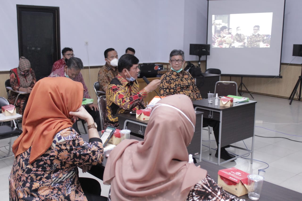 Cawagub Syafril Nursal Hadiri Sidang Promosi Doktor Sekjen Alumni SMP Negeri 7 Kota Jambi