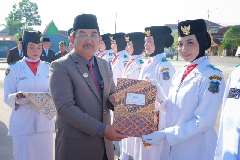Bupati Tanjab Barat Pimpin Upacara Hari Lahir Pancasila