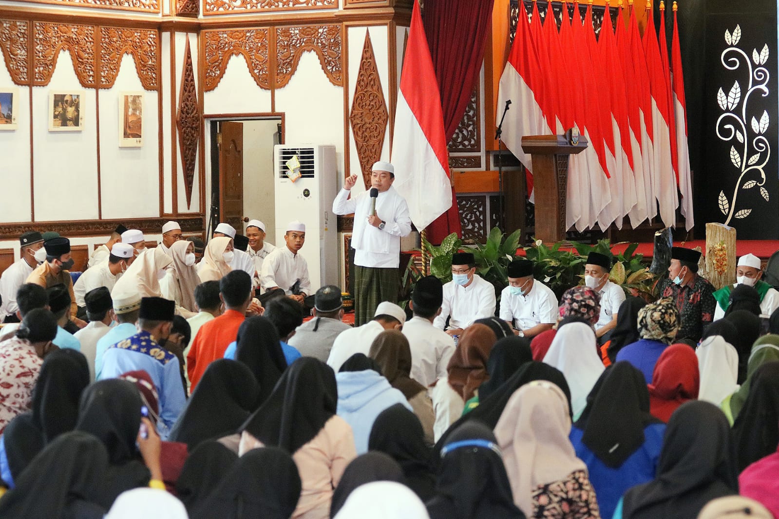 Hadiri Pengajian Milenial, Al Haris dan Hesnidar Haris Harap Generasi Muda Bekali Diri Dengan Ilmu Agama