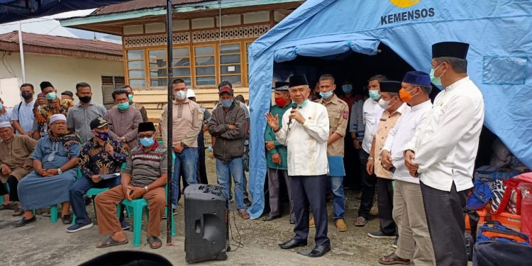 Bupati Kerinci Salurkan Bantuan Untuk Korban Kebakaran Di Muara Semerah Mudik