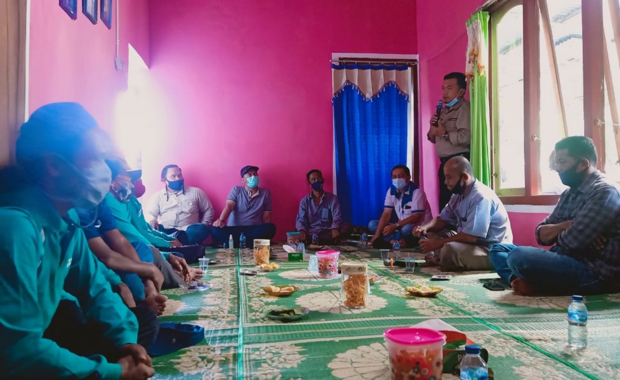 Teringat Masa Lalu, Cagub Al haris Teteskan Air Mata Saat Bertemu Petani Karet Muaro Jambi