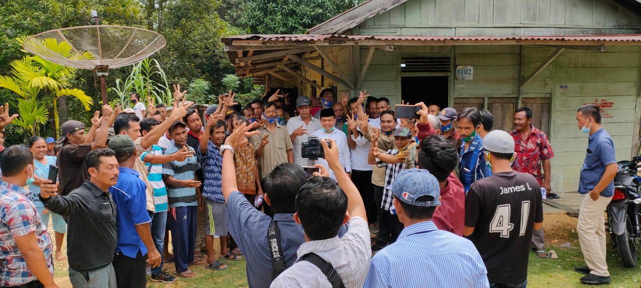 Sapa Warga Mandiangin, Al Haris Disambut Antusias Warga Guruh Baru