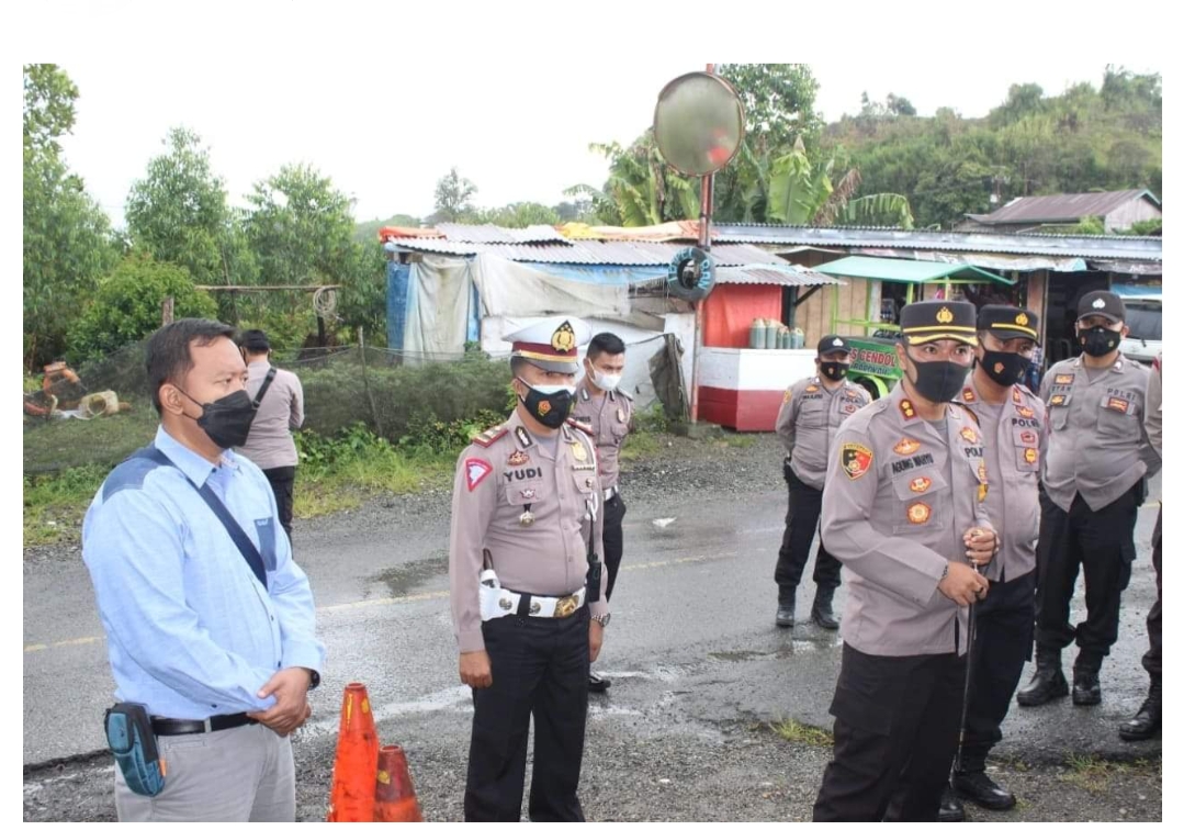 Kapolres Kerinci Tinjau Pos Penyekatan di Perbatasan Kerinci-Sumbar