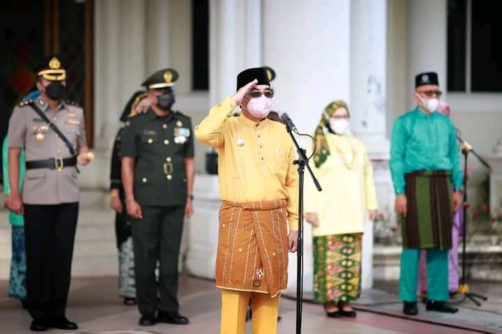 Bupati UAS Pimpinan Upacara HUT Provinsi Jambi ke-56