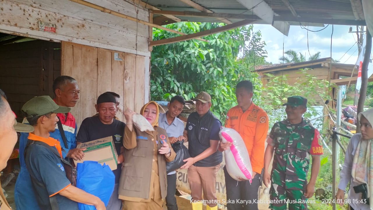 Kontraktor Kontrak Kerja Sama (KKKS) Pertamina EP Pendopo Field Berikan Bantuan Kepada Masyarakat Korban Banjir di Kabupaten Musi Rawas