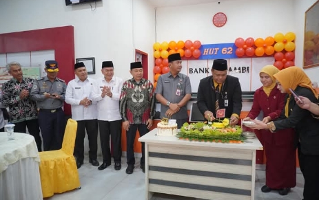 Ketua DPRD Tanjabbar Hadiri HUT Bank Jambi ke-62