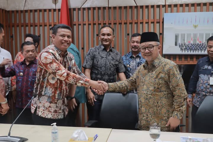 Kawal Aspirasi Pendidikan Tanjabbar, Wabup Katamso Hadir Langsung di Kementerian 