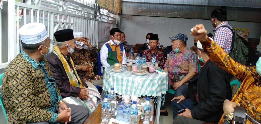 Cawagub Syafril Sapa Masyarakat Danau Kerinci Barat, Teriakan Fachrori-Syafril Menang Pecah