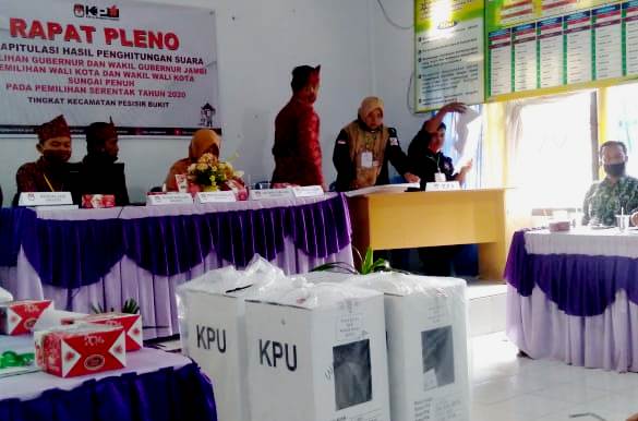 Pleno PPK Pesisir Bukit, Saksi Nomor Urut 2 Protes Kejanggalan C1 di TPS Sungai Liuk