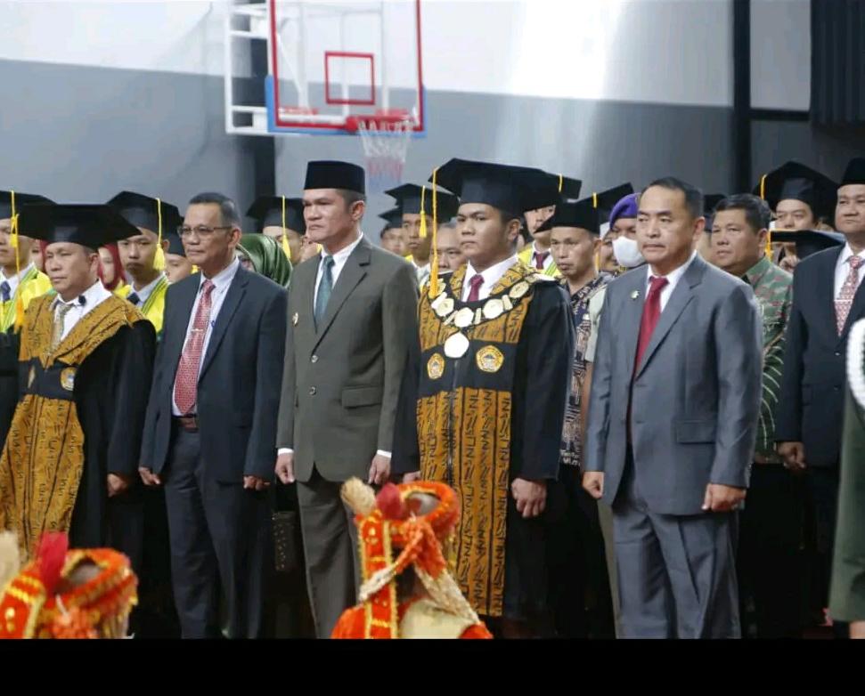 Hadiri Wisuda XIX STIE Sakti Alam Kerinci