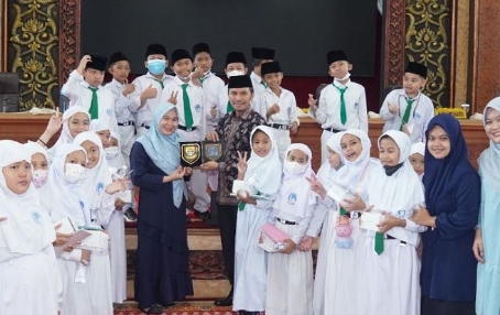 Puluhan Siswa Islam Al Azhar 57 Jambi Lakukan Fieldtrip, Edi Purwanto : Tetap Berpegang Pada Nilai Kebenaran