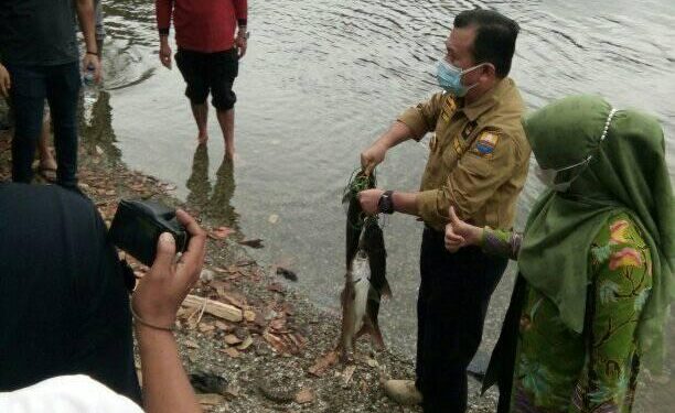 Sekda Kerinci Asraf Dampingi Gubernur Jambi Tinjau Lubuk Larangan Pengasilama