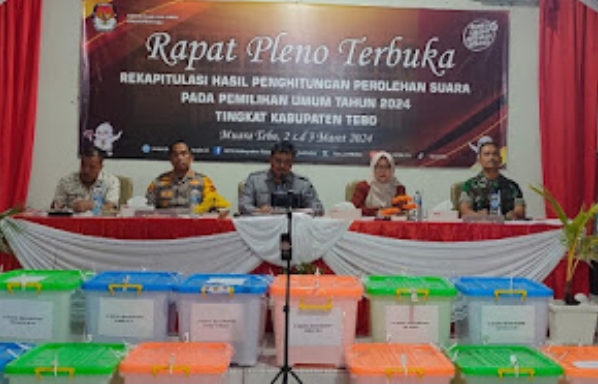 Pleno Rekapitulasi Perhitungan Perolehan Suara Pemilu Tingkat Kabupaten Sukses