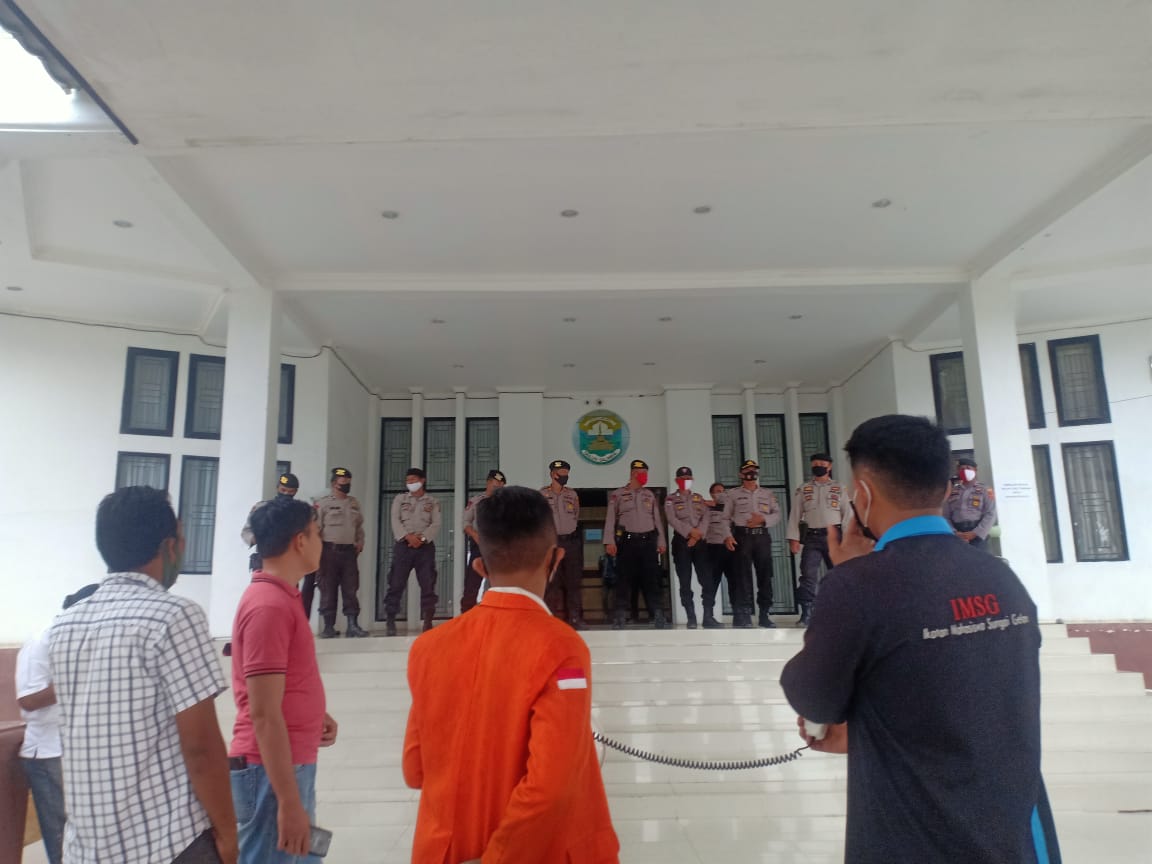 Mahasiswa Sungai Gelam Demo Tuntut Sekda Mundur