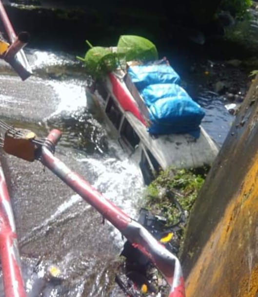 Tabrakan Beruntun di Lembah Anai, 1 Bus Masuk Kesungai