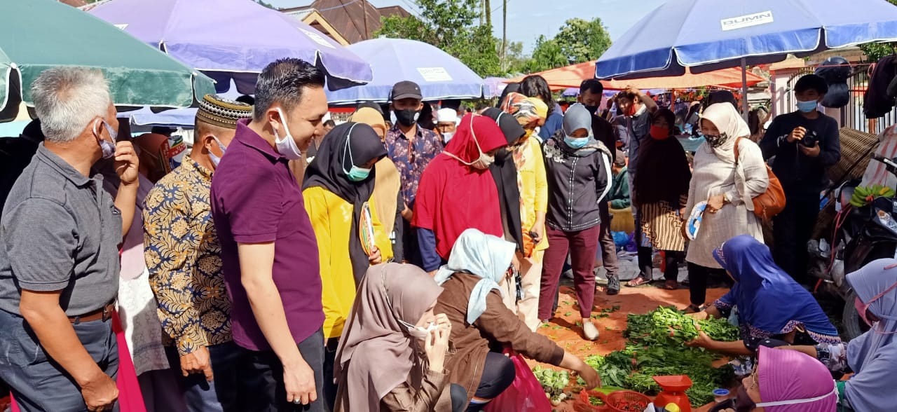 Sapa Warga Kumun Debai, Fikar-Yos Blusukan dari Pasar Pagi Ulu Air Hingga Keliling Kampung Sandaran Galeh